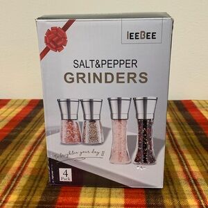 IeeBee salt & pepper grinders